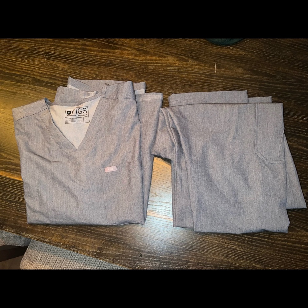 FIGS Men’s Scrubs Set